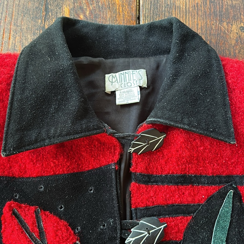 Vintage 1980s Leaf Pattern acrylic and suede leather cardigan by Minnie’s Closet - Picture 3 of 10